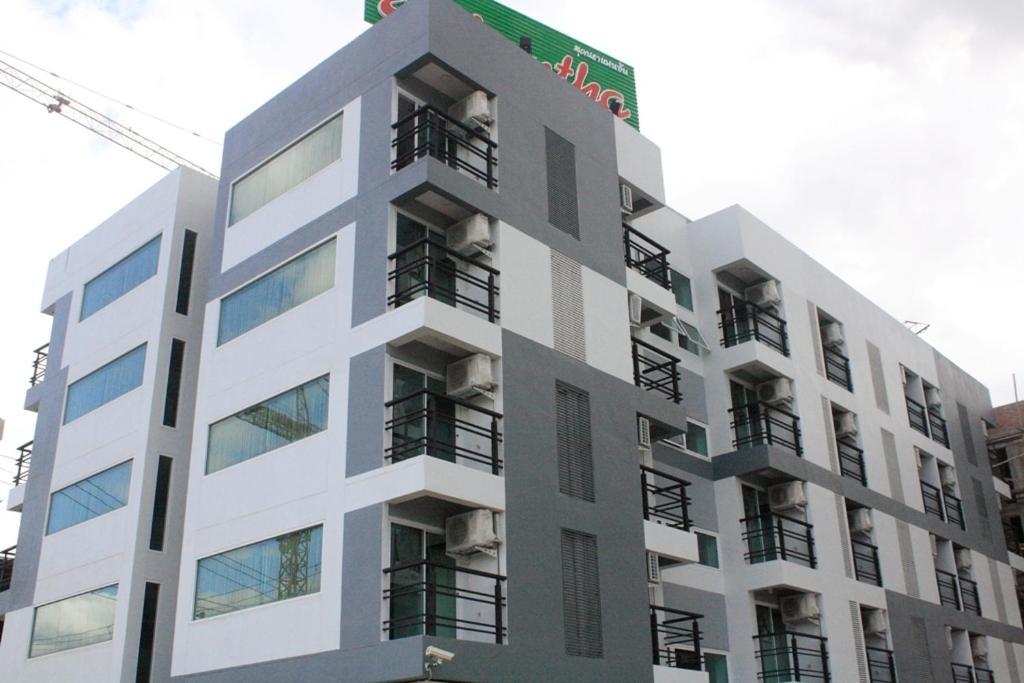 Sukontha Mansion Hotel Nakhon Pathom Bagian luar foto